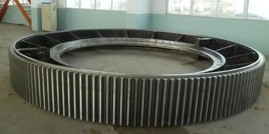 Косой зуб зубчатого венца мельницы кольцевой шестерни для горнодобывающей мельницы и вращающейся печи