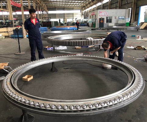 Уплотнение 42CrMo4V тройной строки резиновое зацепило фабрику подшипника кольца и штабелеукладчика Slewing